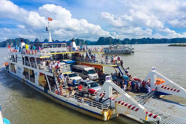 Tour du lịch Cát Bà - Đi phà