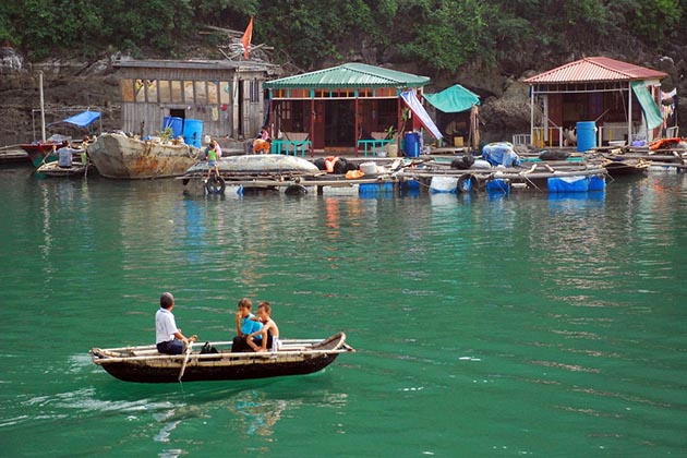 Tab tour du lịch Hạ Long - Con người Hạ Long