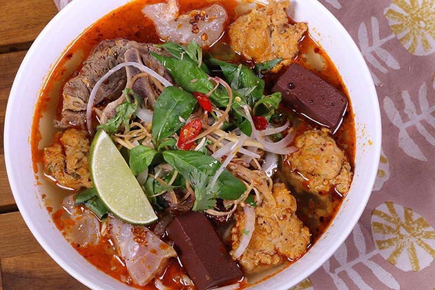 Tour du lịch Huế - Bún bò