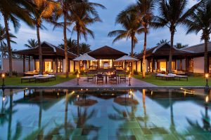 Metropole Hà Nội và The Nam Hải: Khách sạn và khu nghỉ dưỡng số 1 Châu Á