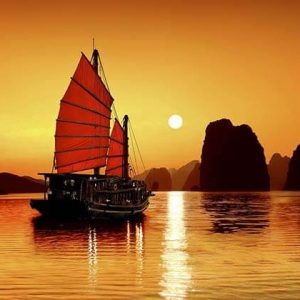 binh minh tren vinh ha long