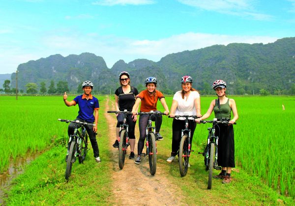 Đạp xe khám phá Ninh Bình