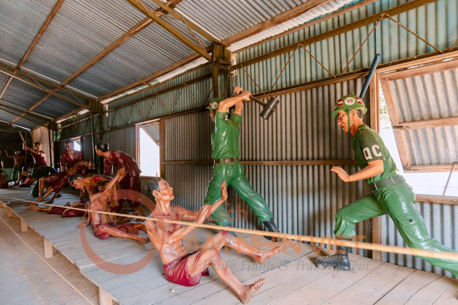 Cảnh tra tấn tại nhà tù Phú Quốc