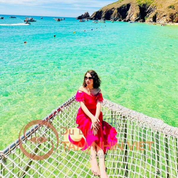 Check-in cảnh biển trong tour Quy Nhơn Phú Yên 4 ngày
