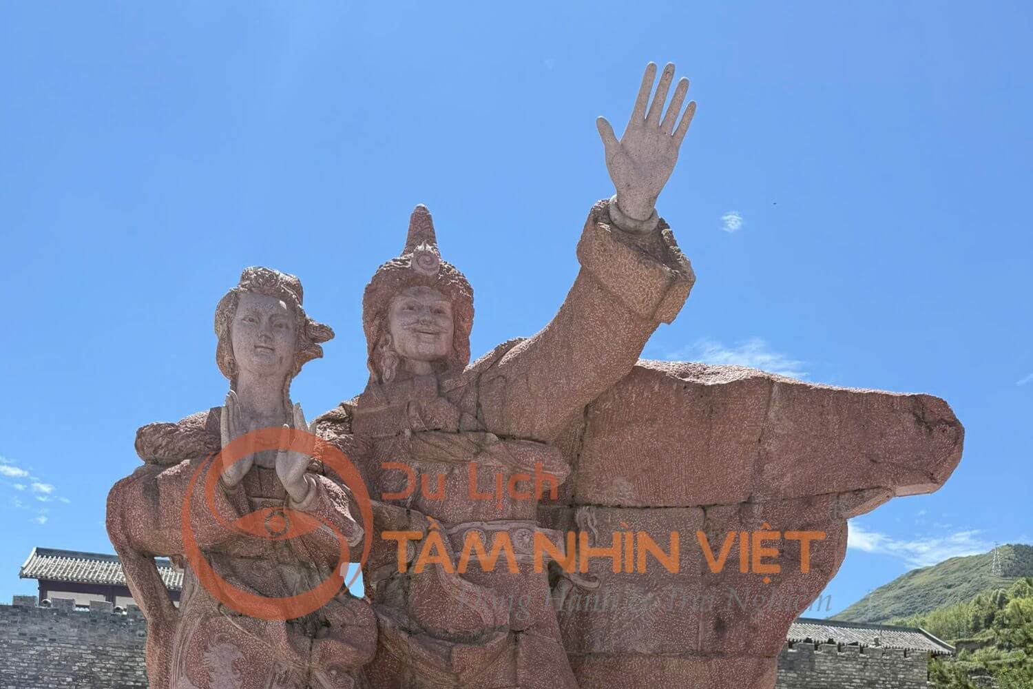 Du khách check-in các điểm tham quan nổi tiếng Cửu Trại Câu Du khách check-in các điểm tham quan nổi tiếng Cửu Trại Câu