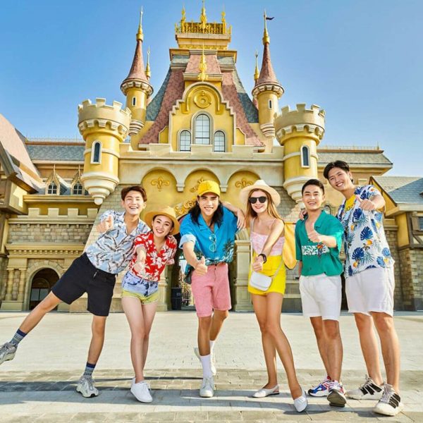 Du khách check-in ở Vinpearl Phú Quốc