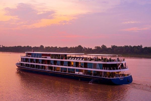 Tour Du thuyền RV Indochine - Một hành trình hai điểm đến Việt Nam – Campuchia