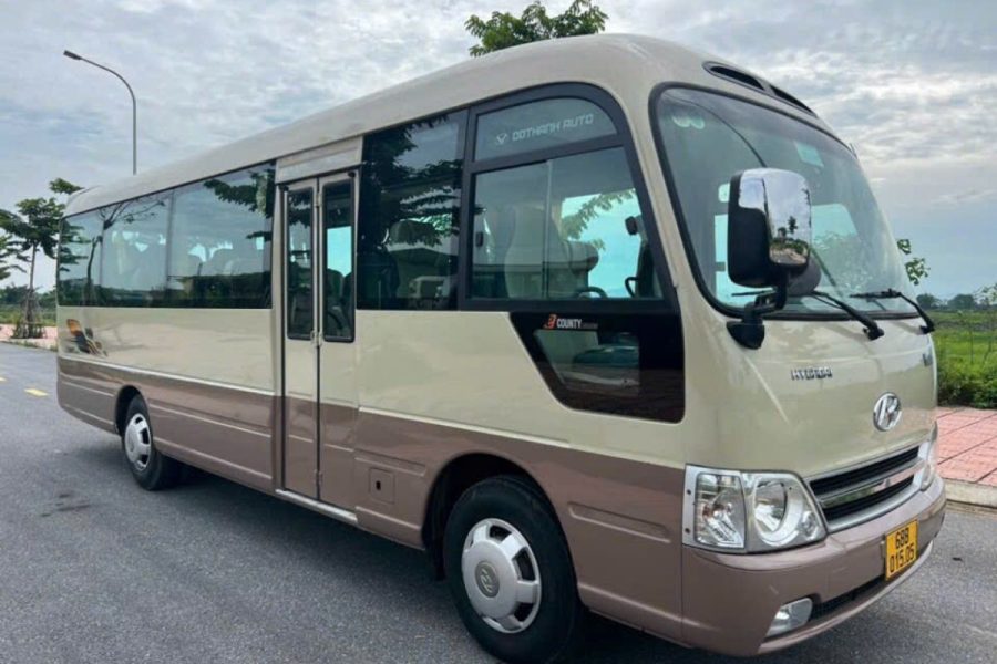 xe 25 chỗ Hyundai County Limousine