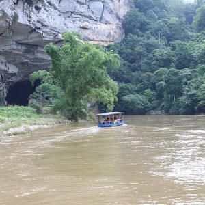 Khám phá vườn quốc gia Ba Bể trên sông