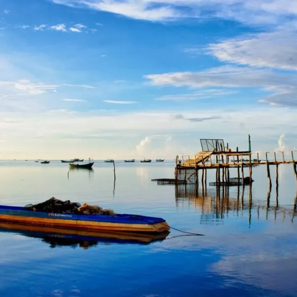 Làng chài Hàm Ninh