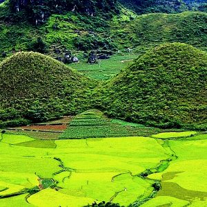 Tua Du Lịch Hà Giang - Núi Đôi Quản Bạ