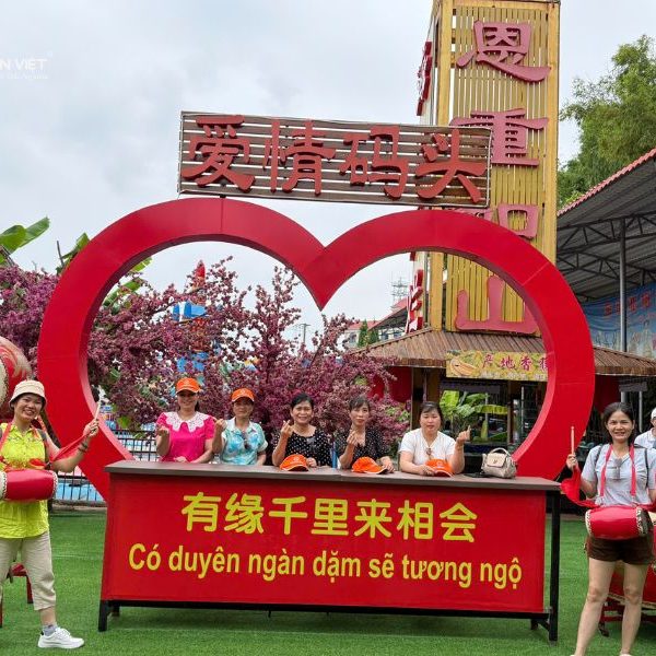 tour du xuân Hà Nội Móng Cái Đông Hưng 2N1Đ tham quan biên giới Việt Trung