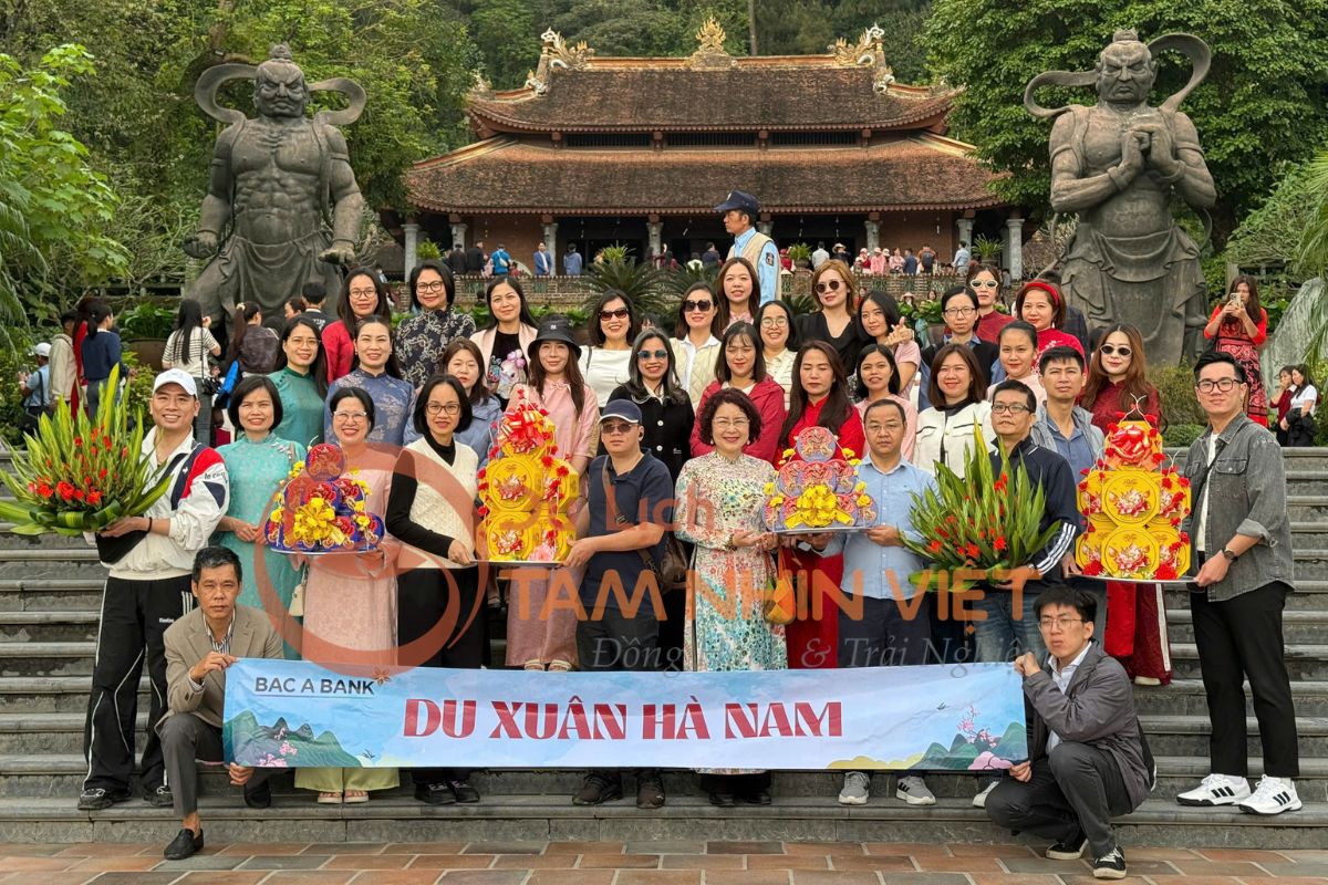 Tham quan Chùa Địa Tạng trong tour du xuân Hà Nam 1 ngày Tham quan Chùa Địa Tạng trong tour du xuân Hà Nam 1 ngày