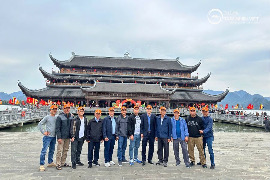 Tour du xuân Hà Nội - Tam Chúc - cảnh chùa Tam Chúc buổi sáng Tour du xuân Hà Nội - Tam Chúc - cảnh chùa Tam Chúc buổi sáng