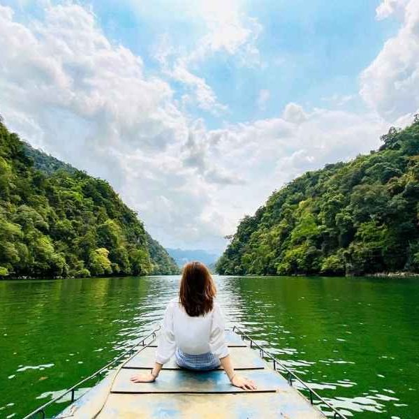 Du lịch Hồ Ba Bể Viên ngọc xanh giữa đại ngàn Tây Bắc