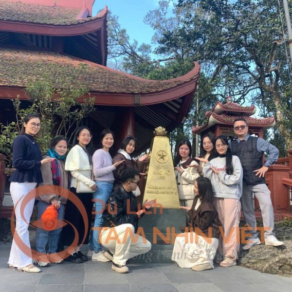 Hành trình khám phá Ba Vì và viếng Đền thờ Bác Hồ trong ngày