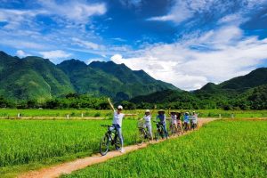 đạp xe khi du lịch mai châu