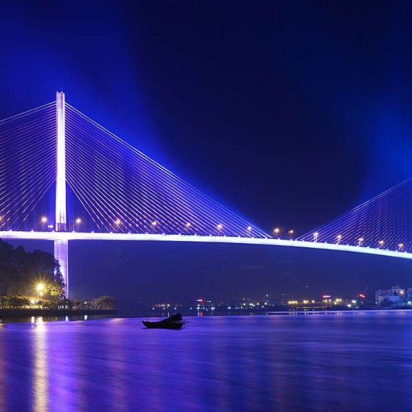 Cầu Bãi Cháy khi đêm xuống
