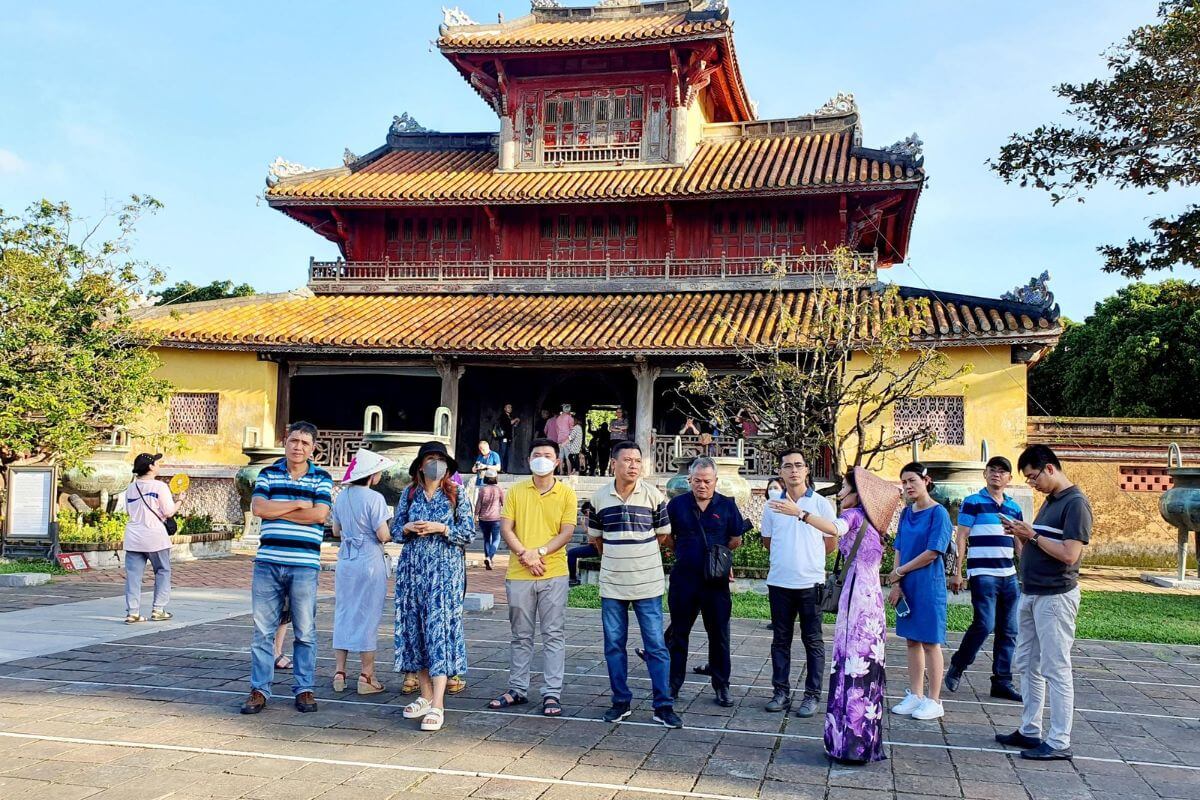 Hành trình về nguồn Huế Quảng Trị