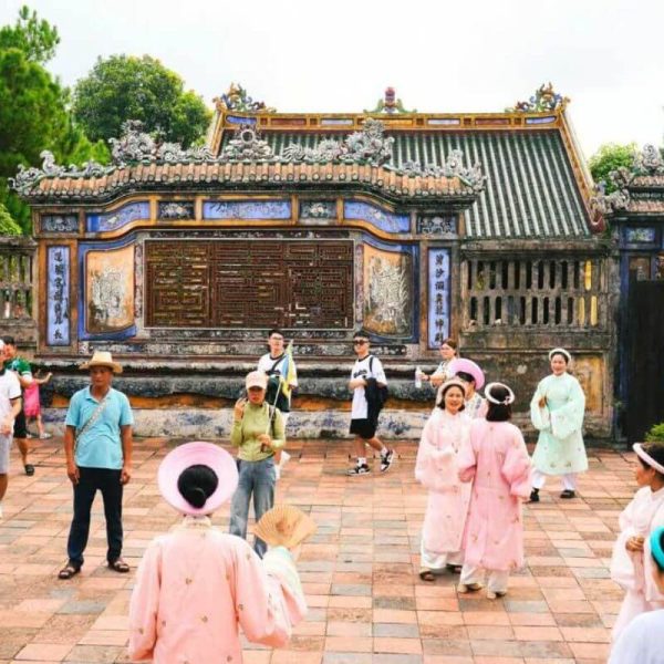 Hành trình về nguồn Huế Quảng Trị
