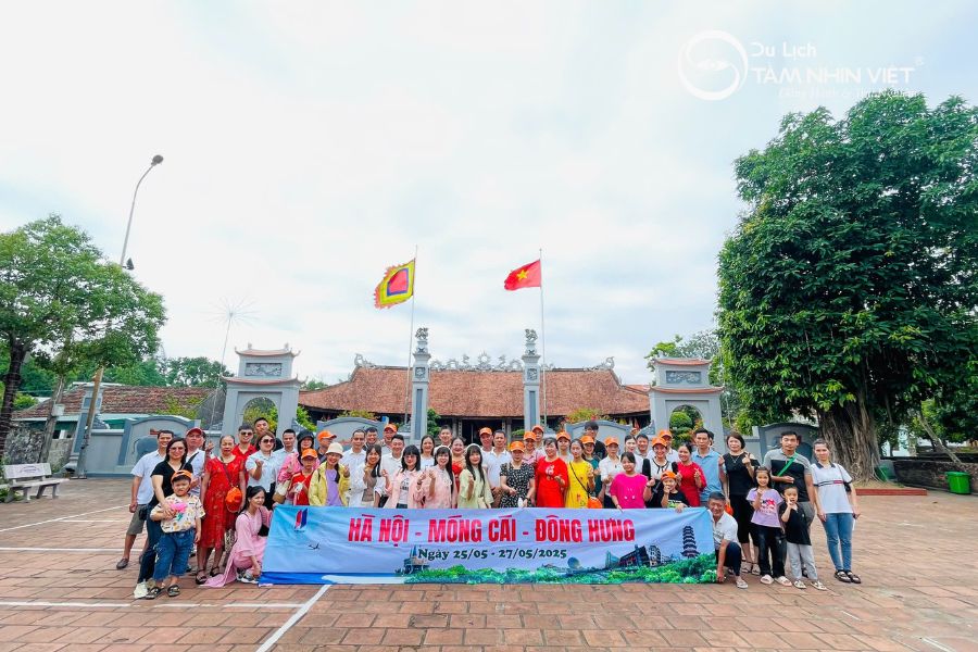 Ảnh khách đoàn 10