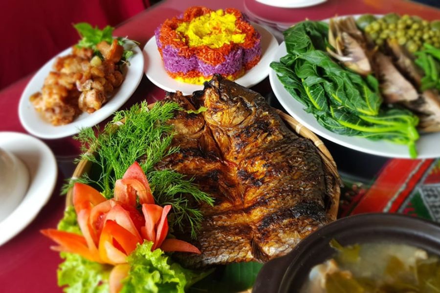 Pa Pỉnh Tộp – Đặc sản Sơn La nướng than củi bên ruộng lúa chín