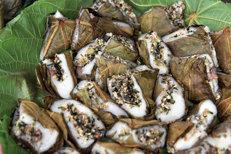 Bánh nếp nhân trứng kiến Tuyên Quang