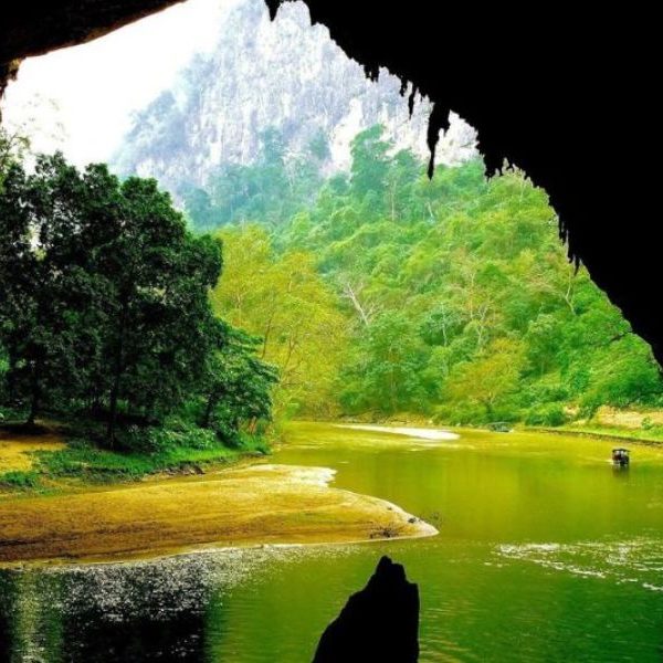 Động Puông
