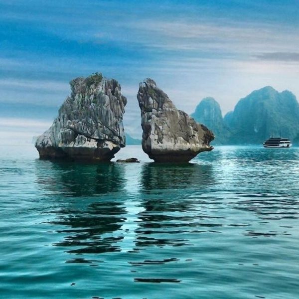 Hòn Trống Mái - Hạ Long
