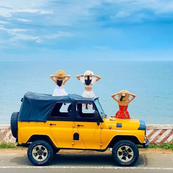 Đi xe Jeep ở Mũi Né