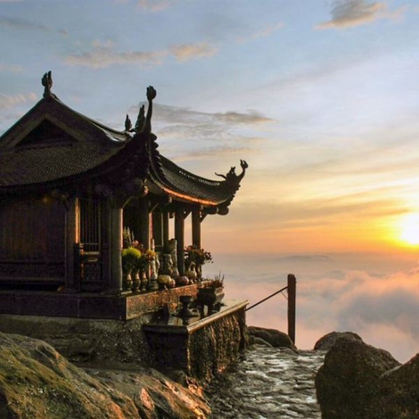 Hành hương Yên Tử kết hợp trong tour du lịch miền Bắc 3 ngày 2 đêm