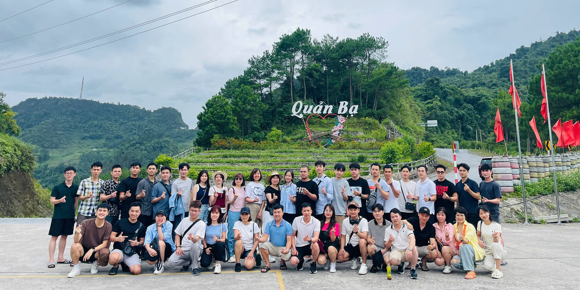 Khách Công Ty Của Du Lịch Tầm Nhìn Việt