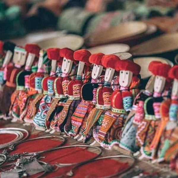 Tham quan chợ Cốc Lếu trong tour du lịch miền bắc