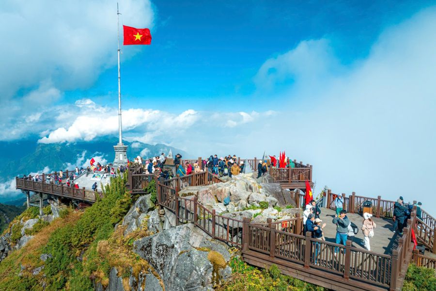 Trải nghiệm cáp treo Fansipan và biển mây Sapa Trải nghiệm cáp treo Fansipan và biển mây Sapa