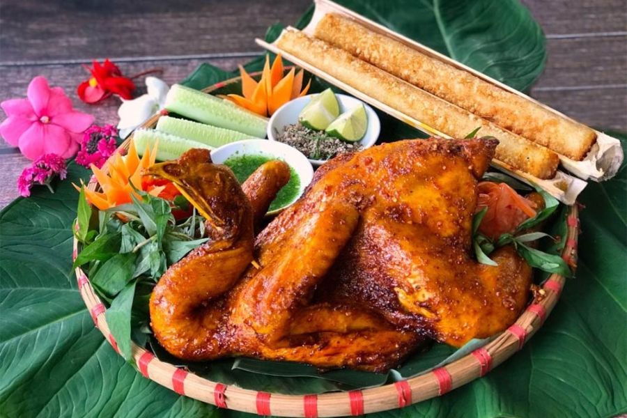 Gà đồi nướng Tam Đảo: Da giòn thịt săn từ gà thả vườn