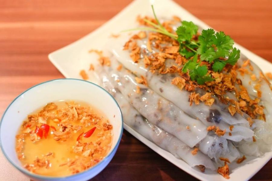 Bánh cuốn trứng Tam Đảo: Lớp mỏng tang nhân thịt băm nóng hổi
