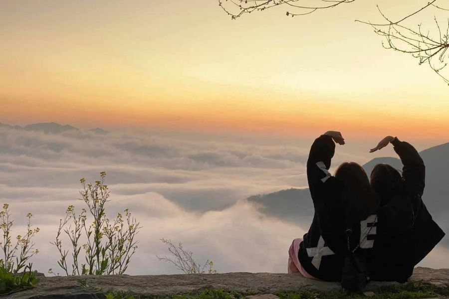 ngắm cảnh bình minh ở Thảo Coffee