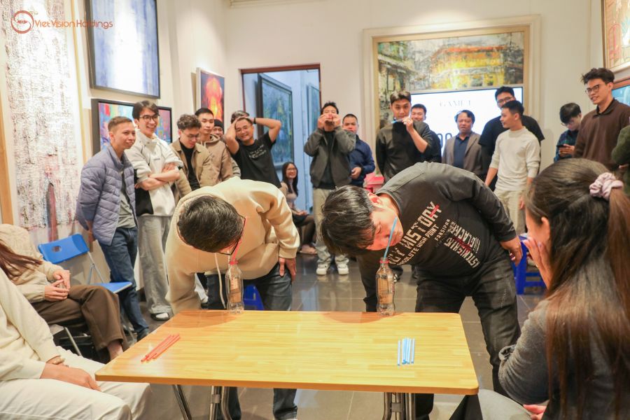 Không khí bùng nổ với những trò chơi giao lưu vui nhộn