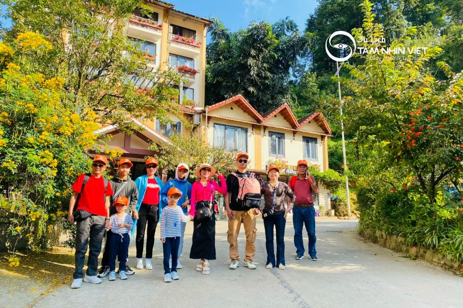 Du khách trải nghiệm văn hóa Sapa