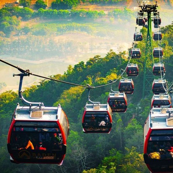 Cáp treo núi Bà Đen