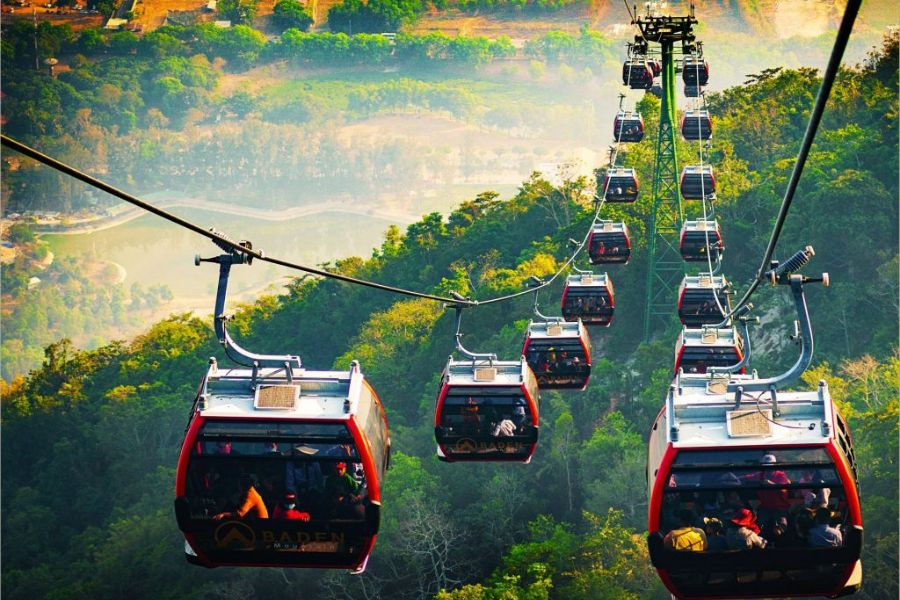 Cáp treo núi Bà Đen