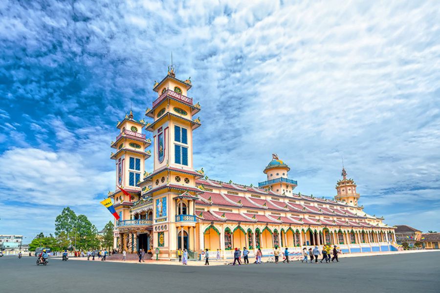 Tòa thánh Tây Ninh - Tour du lịch miền Tây Núi Bà Đen
