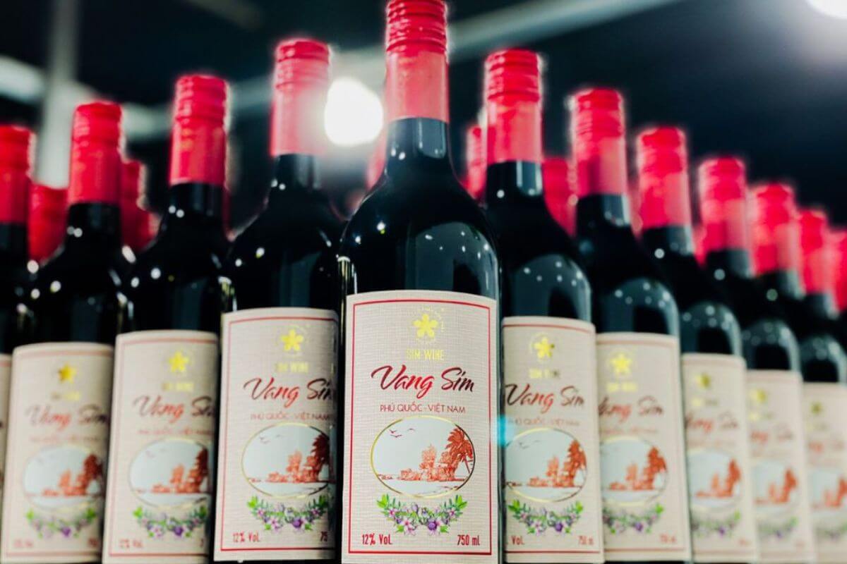 Rượu sim Phú Quốc đặc sản truyền thống từ sim rừng