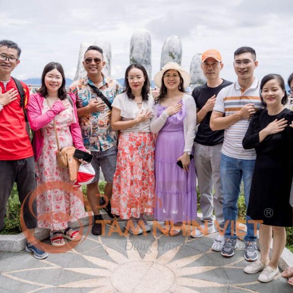 Check-in Cầu Vàng Đà Nẵng