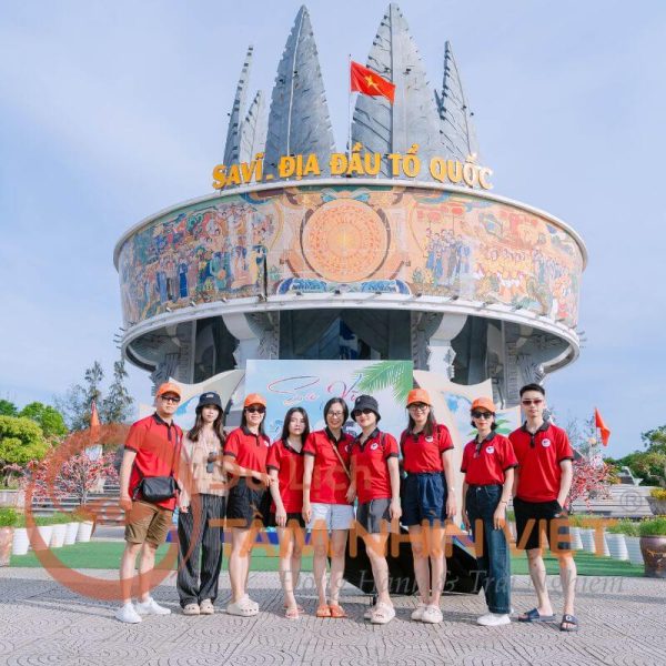 Check in biển Trà Cổ Quảng Ninh trong tour teambuilding từ Hà Nội