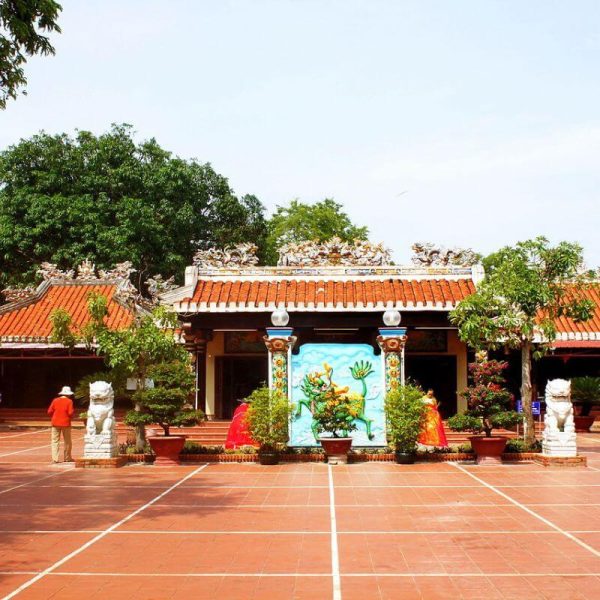 Dinh thầy Thím