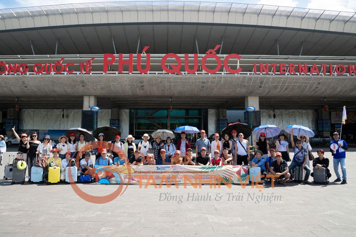 Đoàn Check-in Tại Sân Bay Phú Quốc