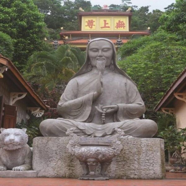Tượng Tổ sư Trần Hữu Đức - chùa Long Đoàn