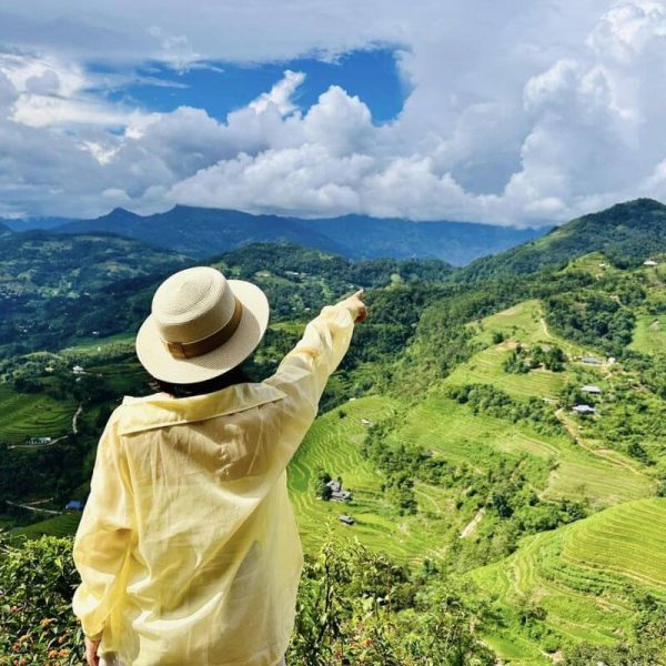 Du khách khám phá vẻ đẹp thiên nhiên hùng vĩ tại Hoàng Su Phì