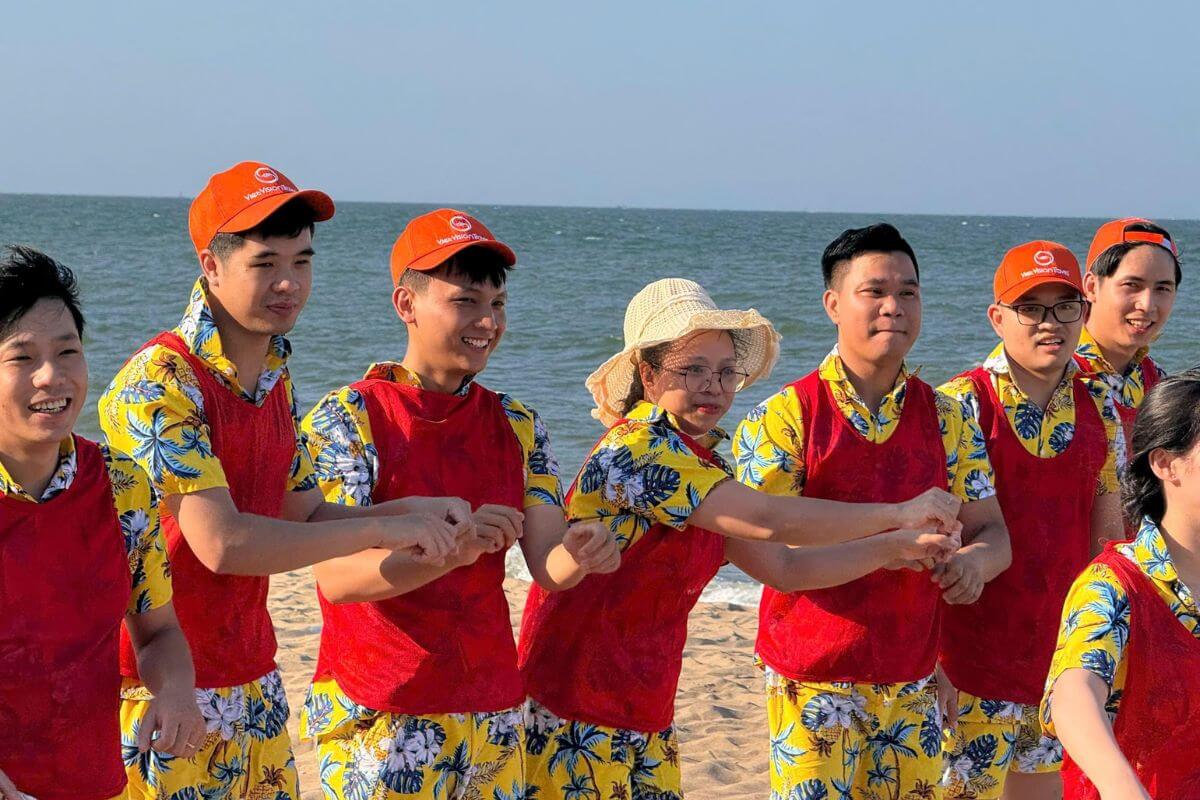 Hoạt động gắn kết tập thể tại Cửa Lò Hoạt động gắn kết tập thể tại Cửa Lò